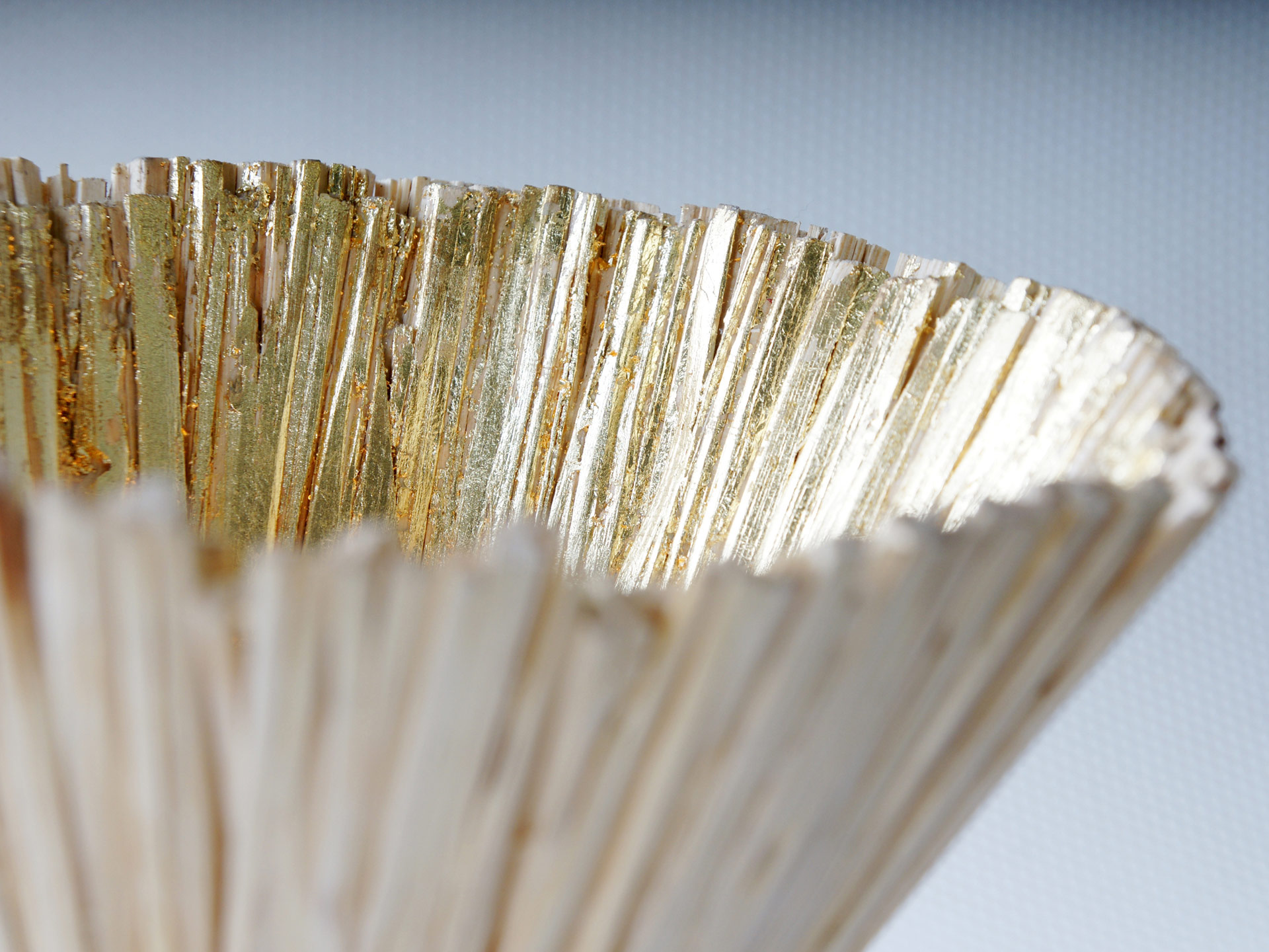 Pressed wood pendant light
